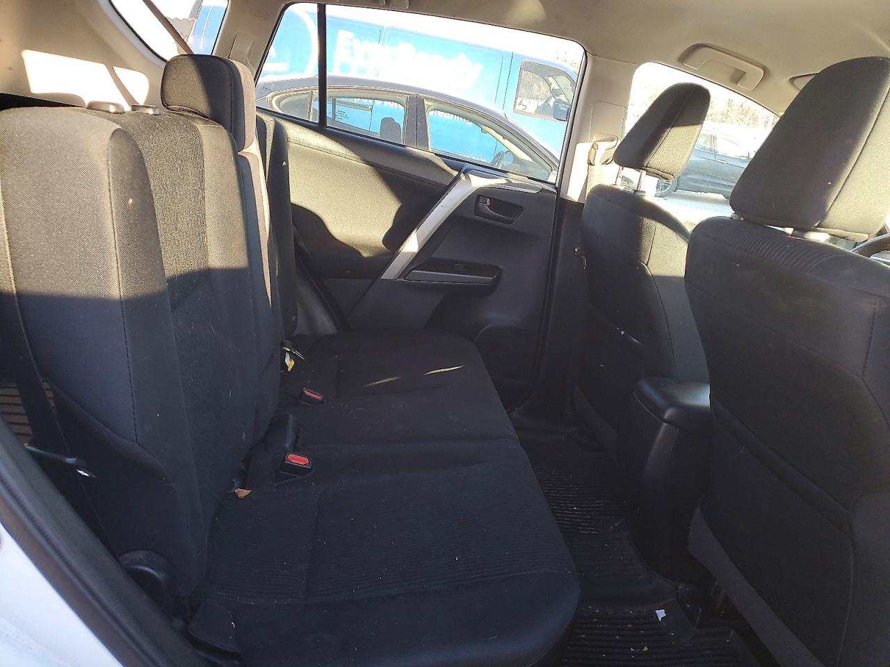 2018 TOYOTA RAV4 LE photo 31