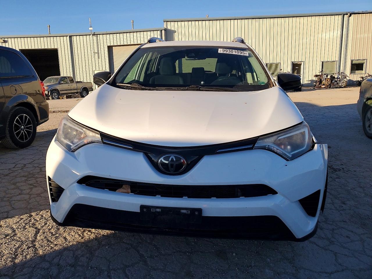 2018 TOYOTA RAV4 LE photo 13