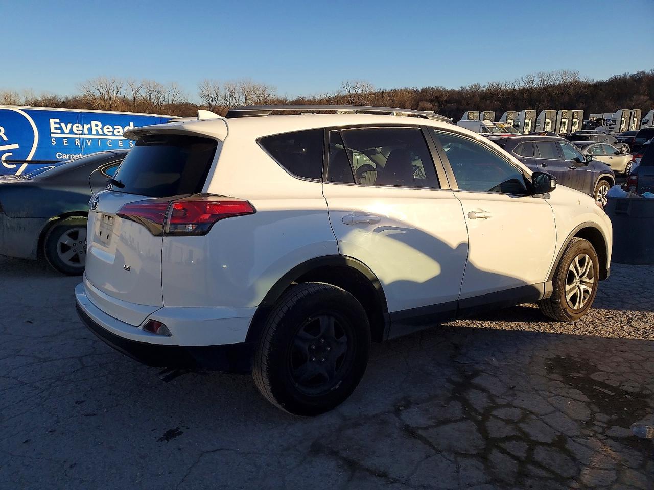 2018 TOYOTA RAV4 LE photo 7