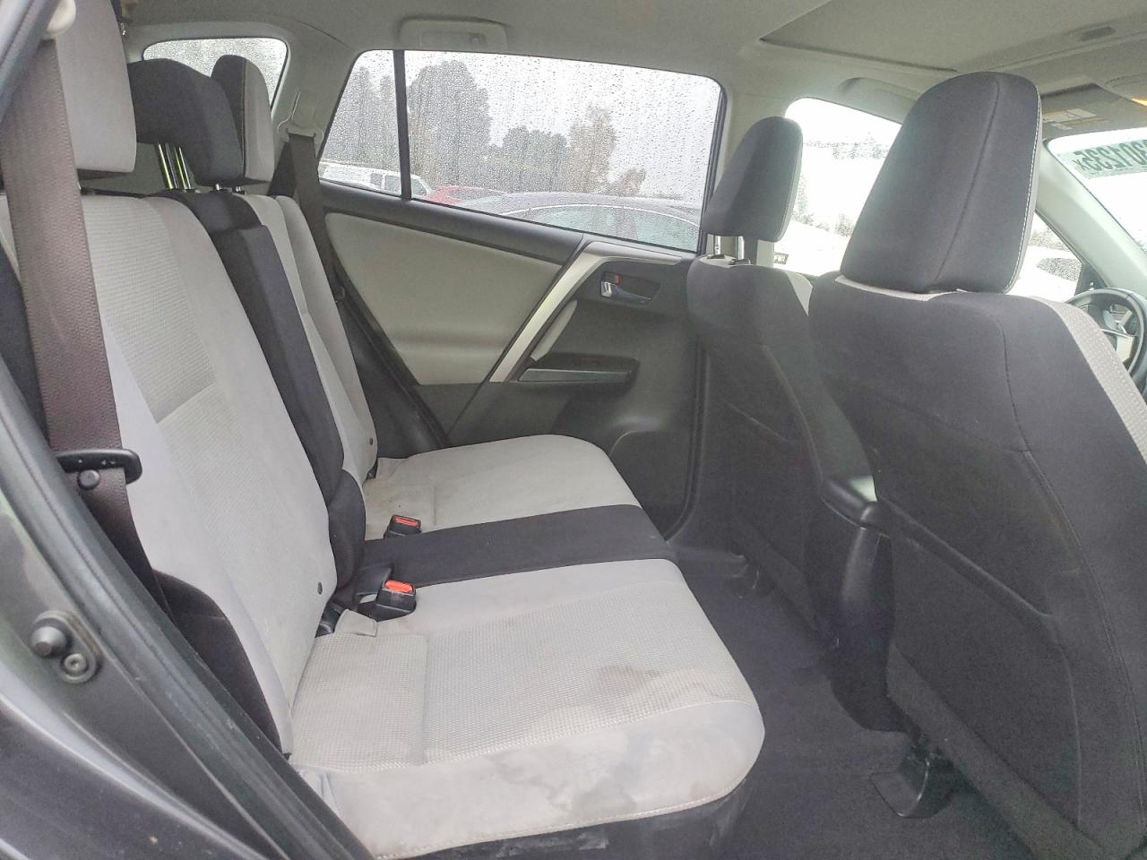 2016 TOYOTA RAV4 XLE photo 10