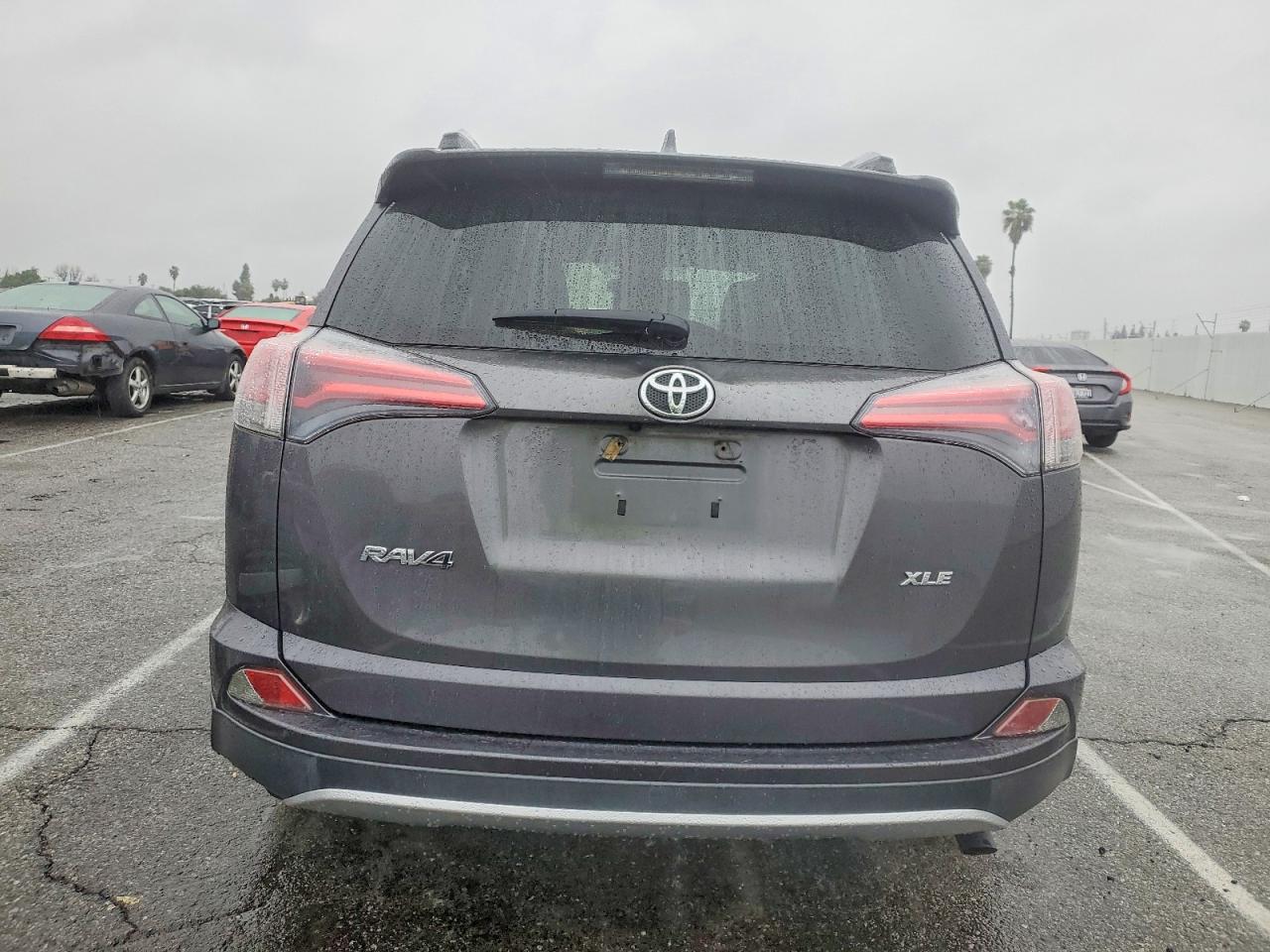 2016 TOYOTA RAV4 XLE photo 6