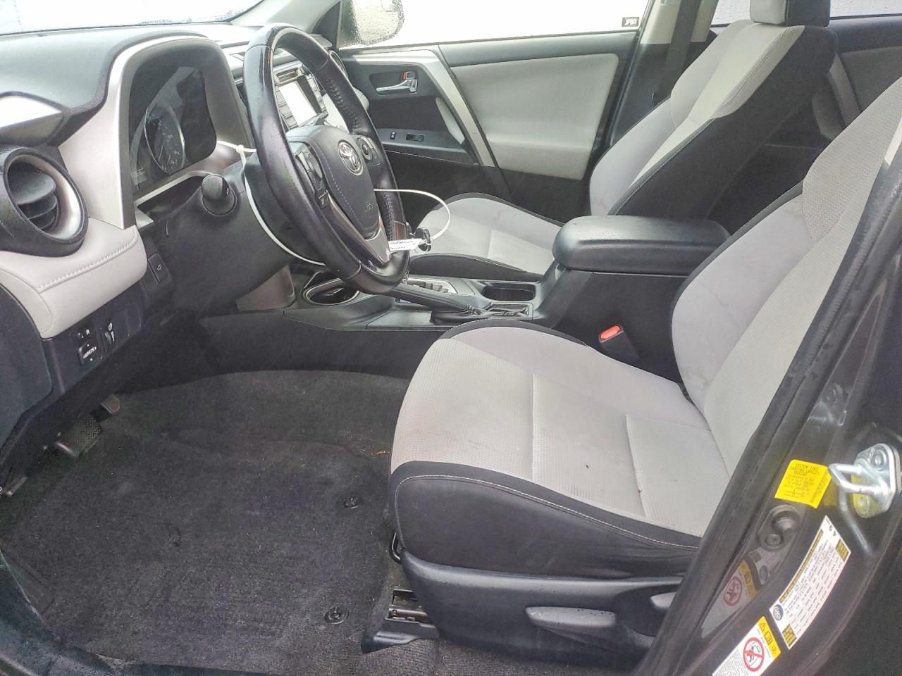 2016 TOYOTA RAV4 XLE photo 7