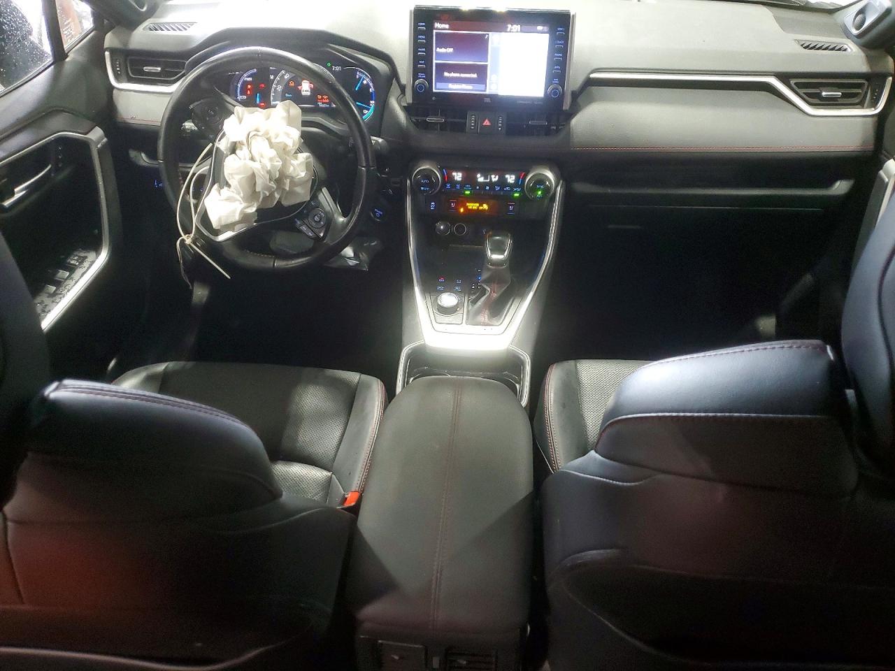 2021 TOYOTA RAV4 PRIME XSE photo 8