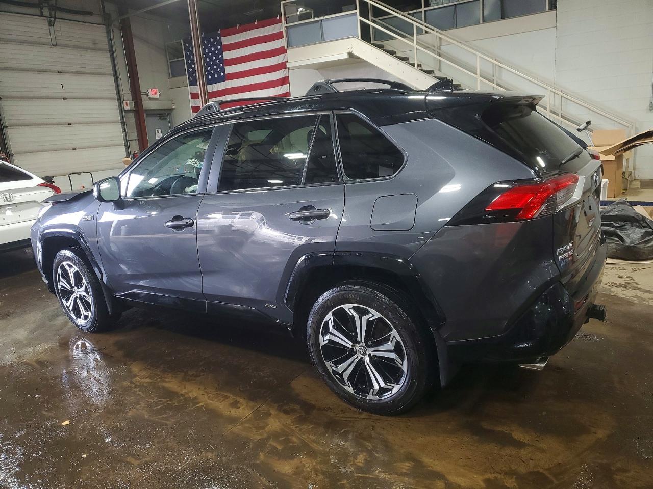 2021 TOYOTA RAV4 PRIME XSE photo 2