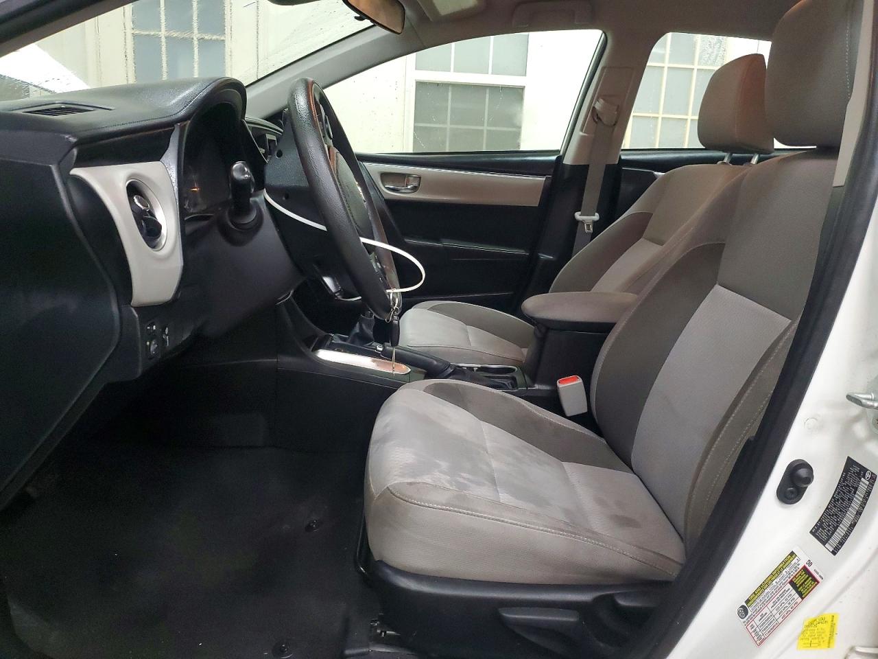 2019 TOYOTA COROLLA L photo 7