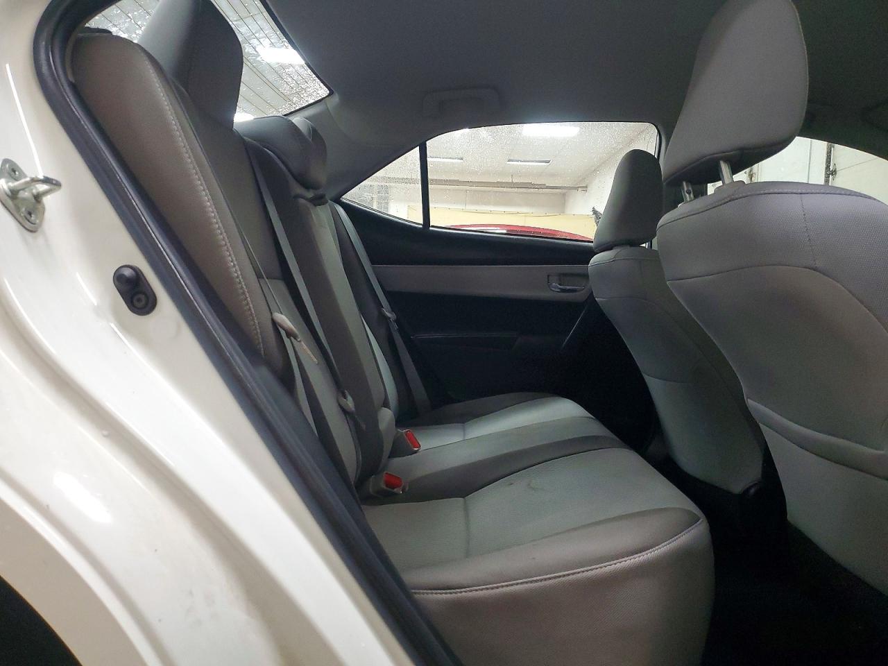 2019 TOYOTA COROLLA L photo 10