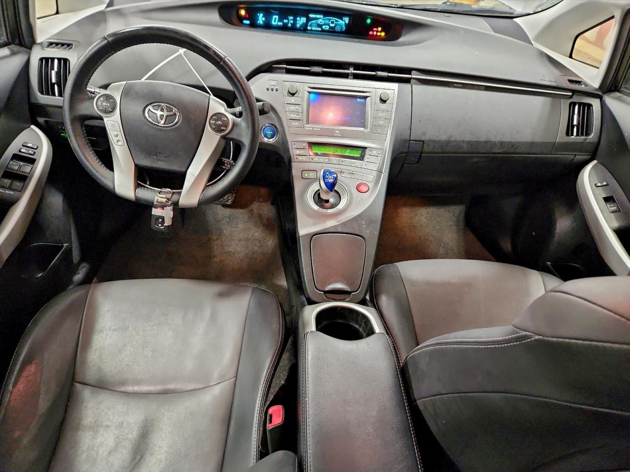 2013 TOYOTA PRIUS photo 8