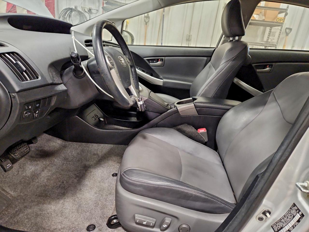 2013 TOYOTA PRIUS photo 7