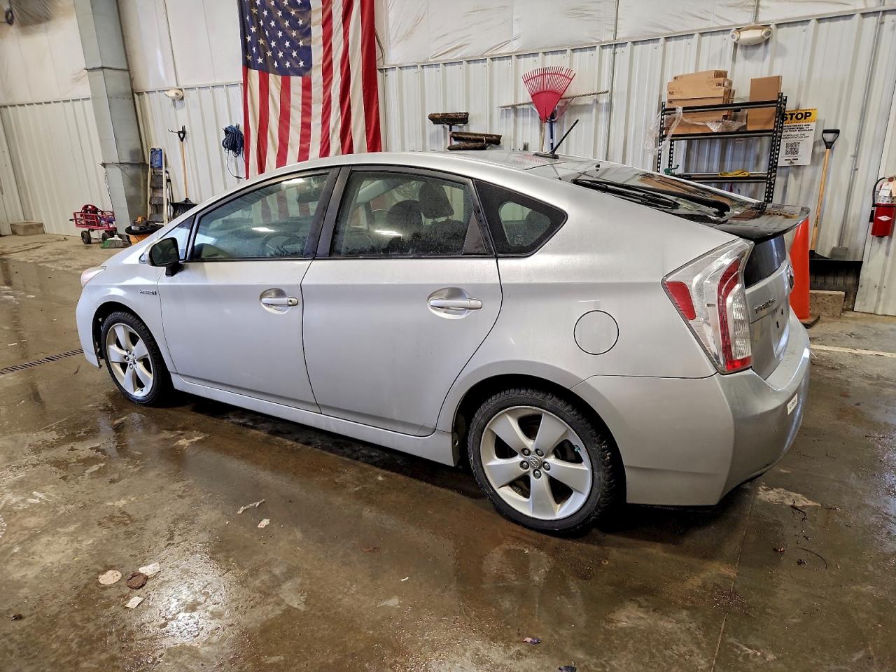 2013 TOYOTA PRIUS photo 2