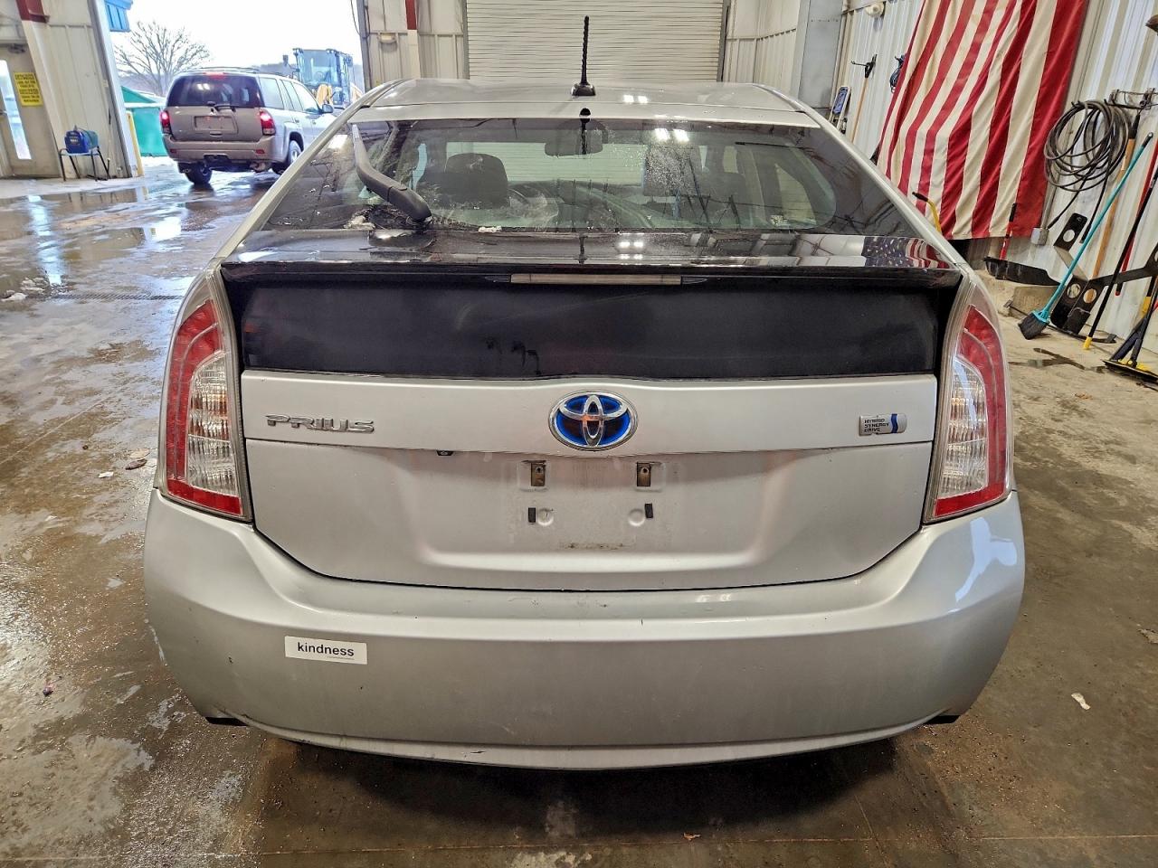2013 TOYOTA PRIUS photo 6