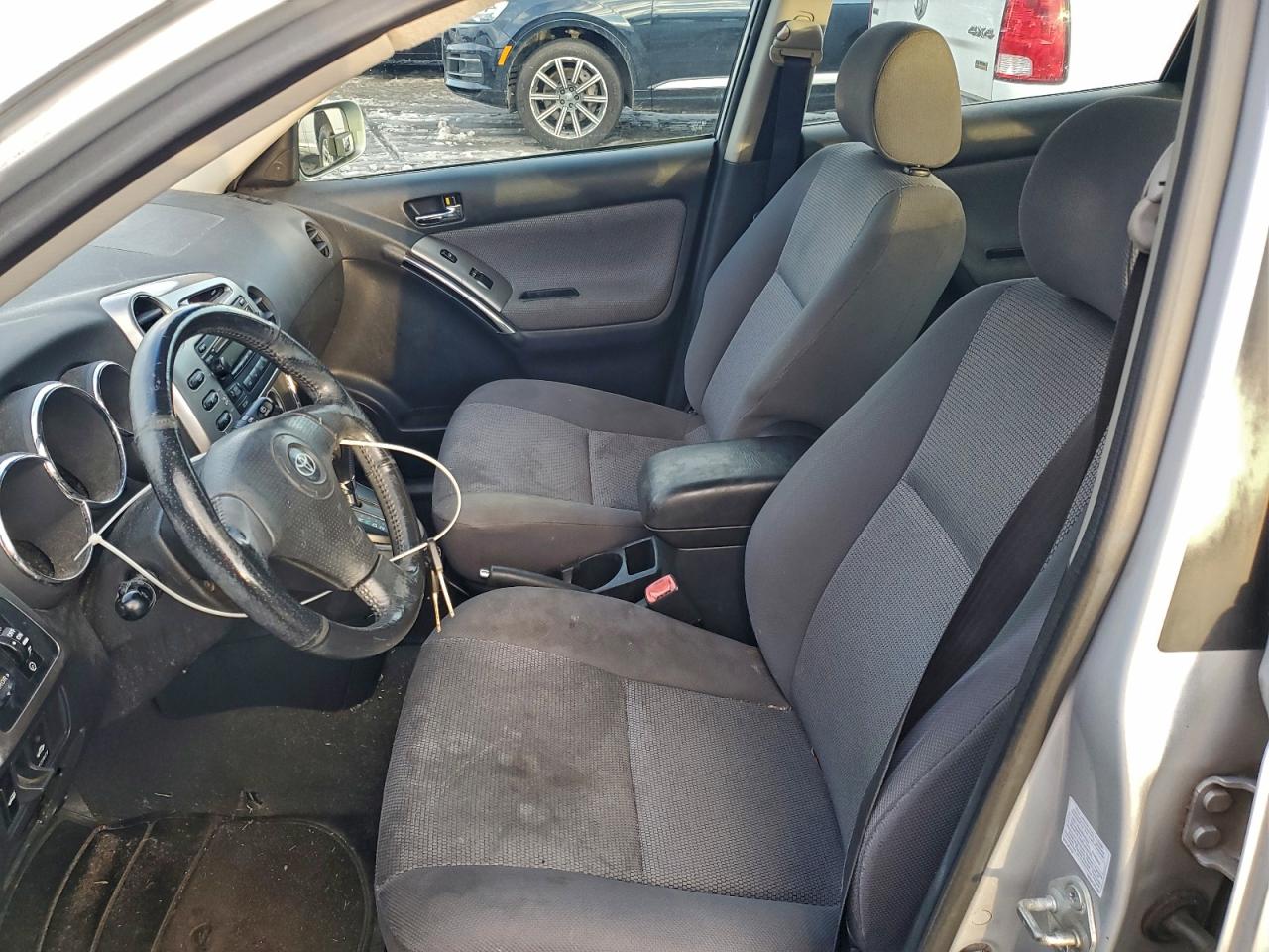 2005 TOYOTA COROLLA MATRIX XR photo 7