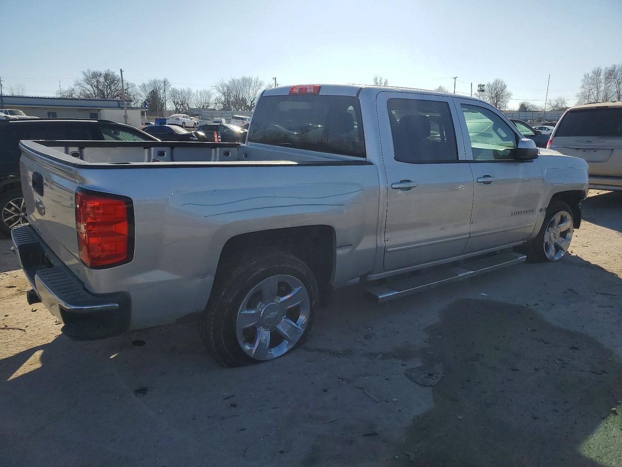 2018 CHEVROLET SILVERADO K1500 LT photo 3