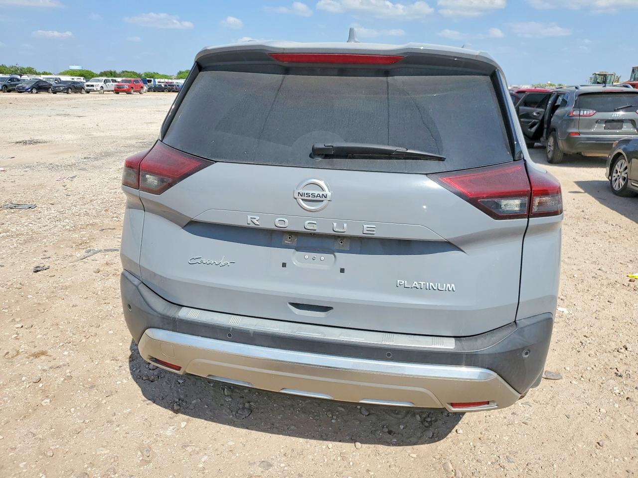 2021 NISSAN ROGUE PLATINUM photo 11