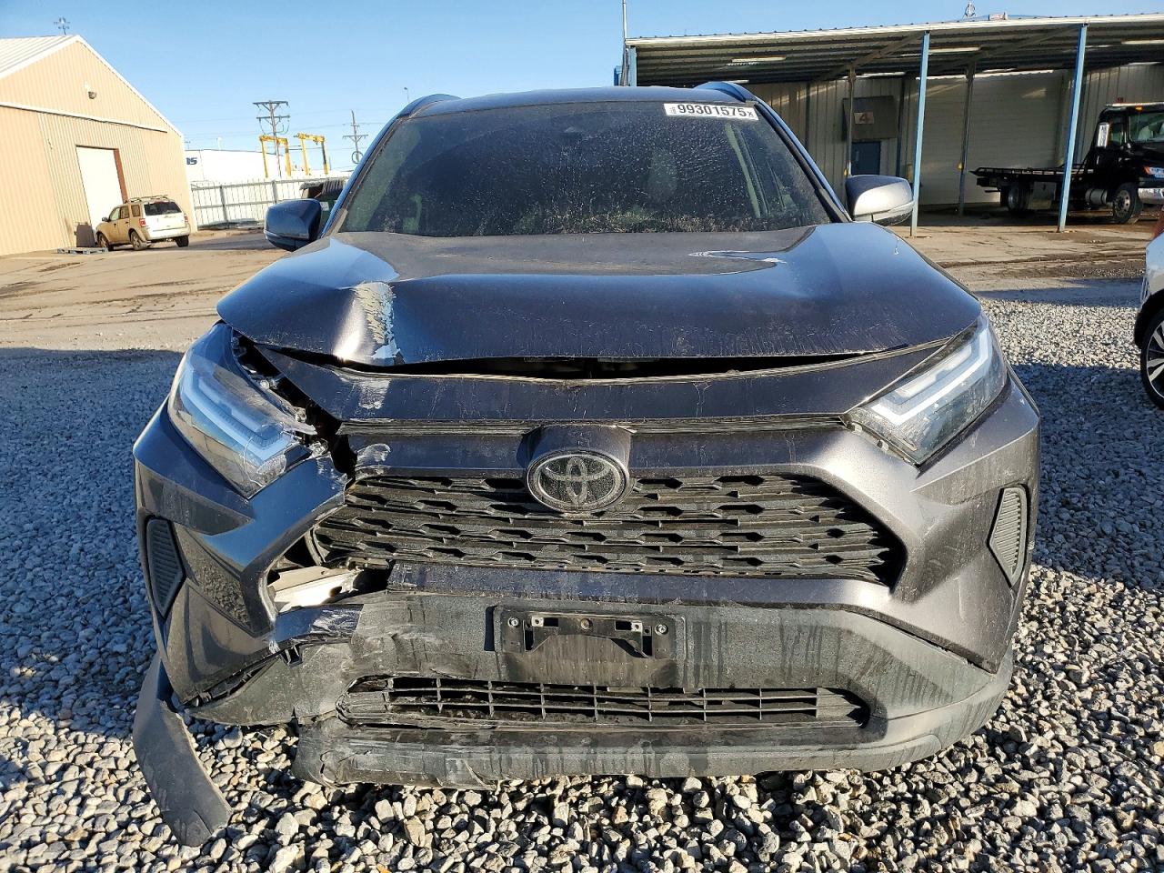 2022 TOYOTA RAV4 XLE photo 5