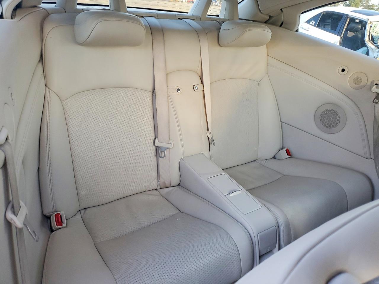 2010 LEXUS IS 250 photo 10