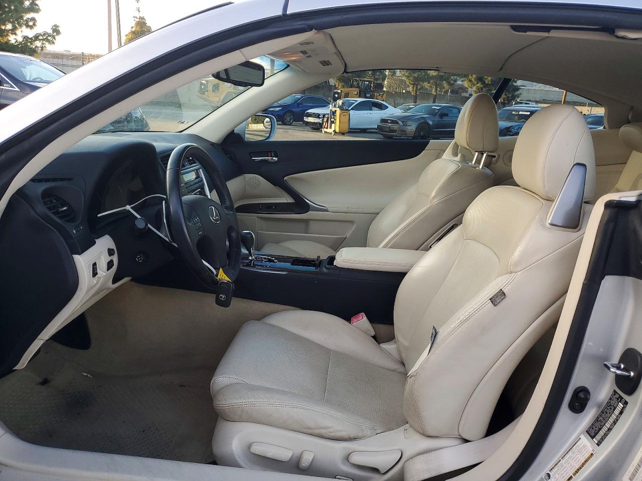 2010 LEXUS IS 250 photo 7