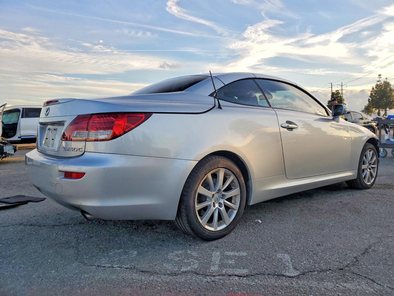 2010 LEXUS IS 250 photo 3