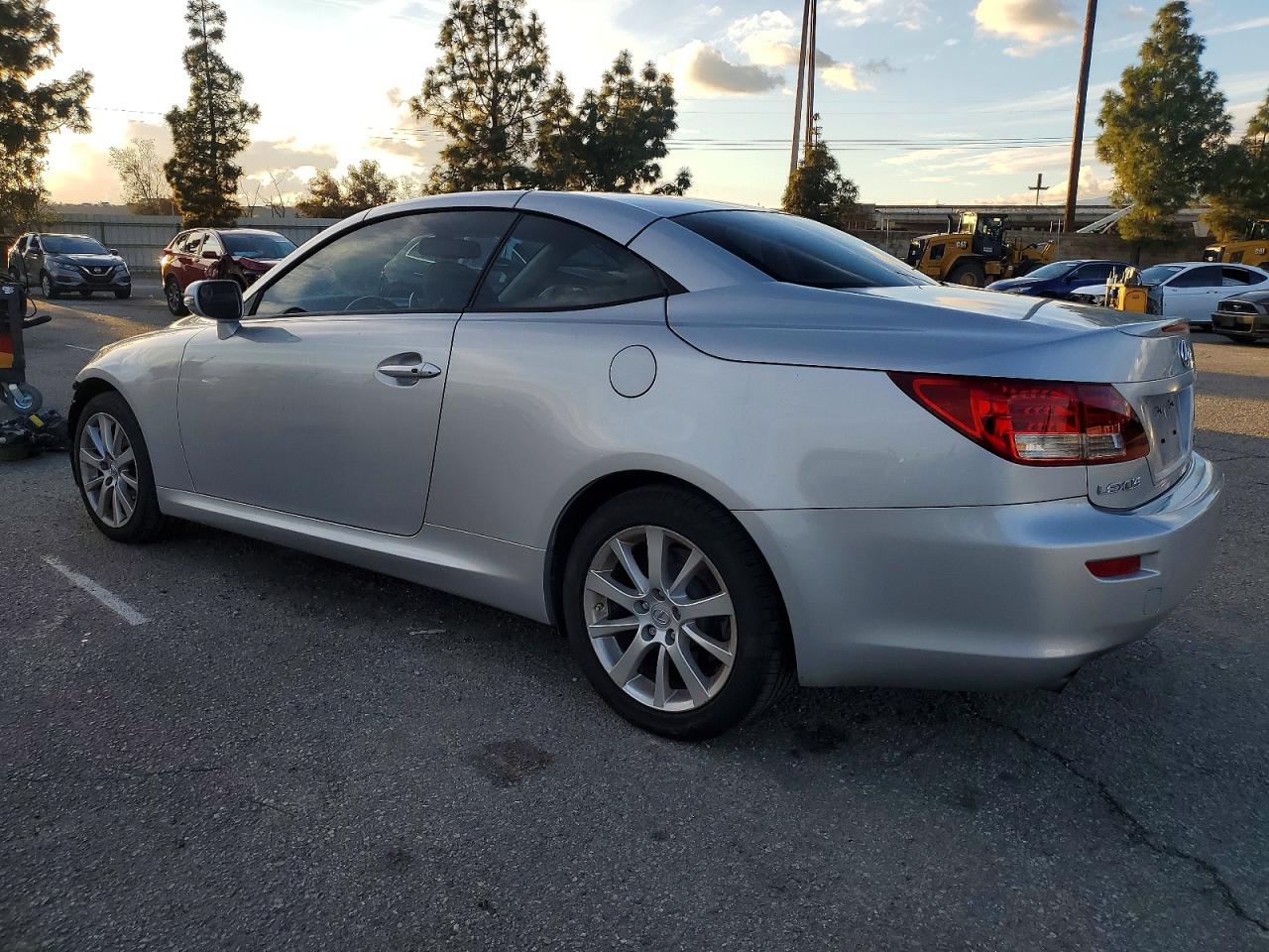 2010 LEXUS IS 250 photo 2