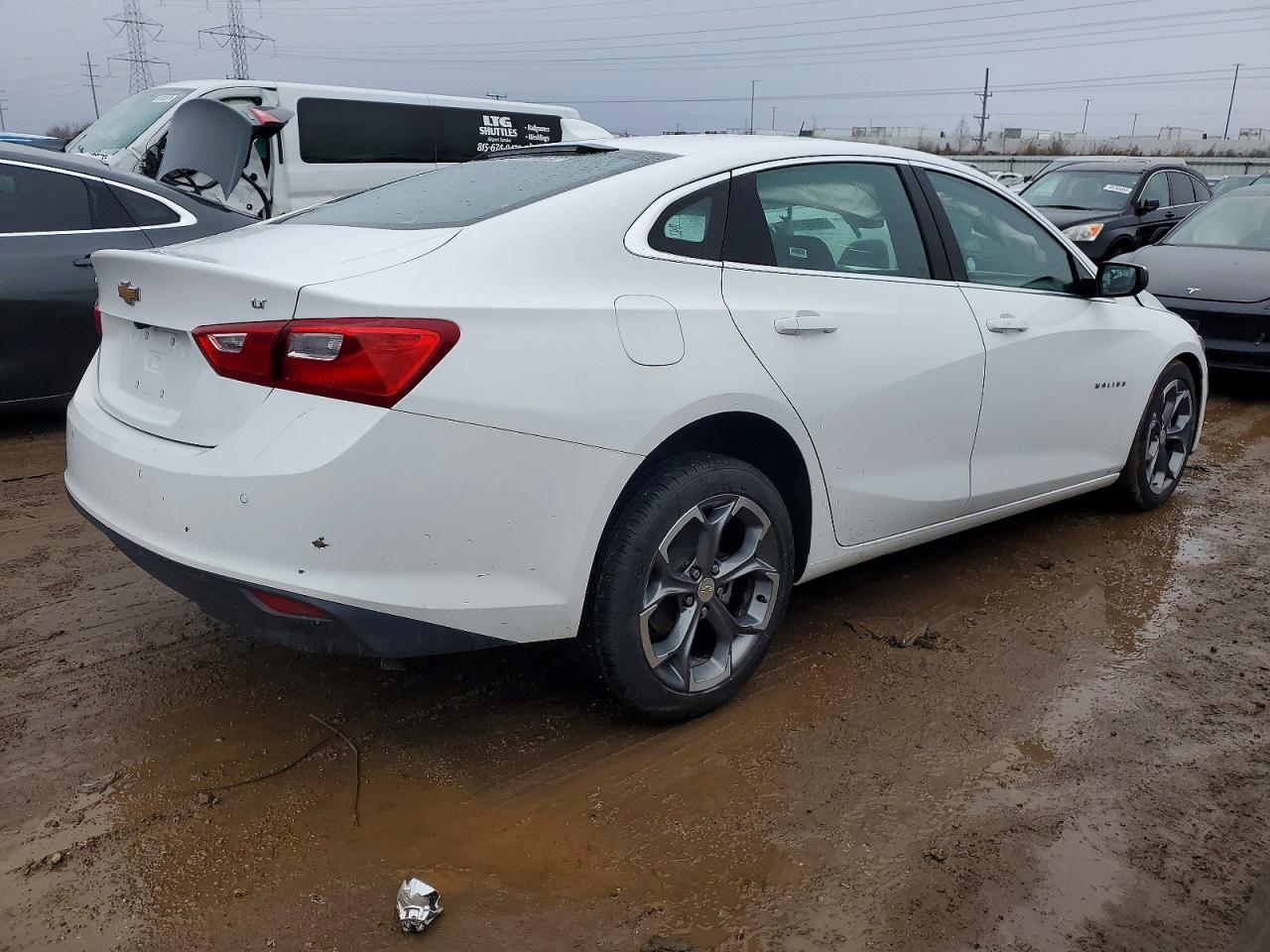 2024 CHEVROLET MALIBU LT photo 3