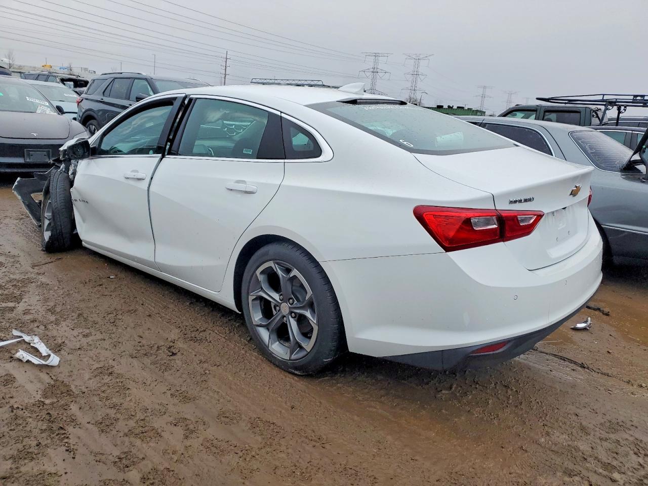 2024 CHEVROLET MALIBU LT photo 2