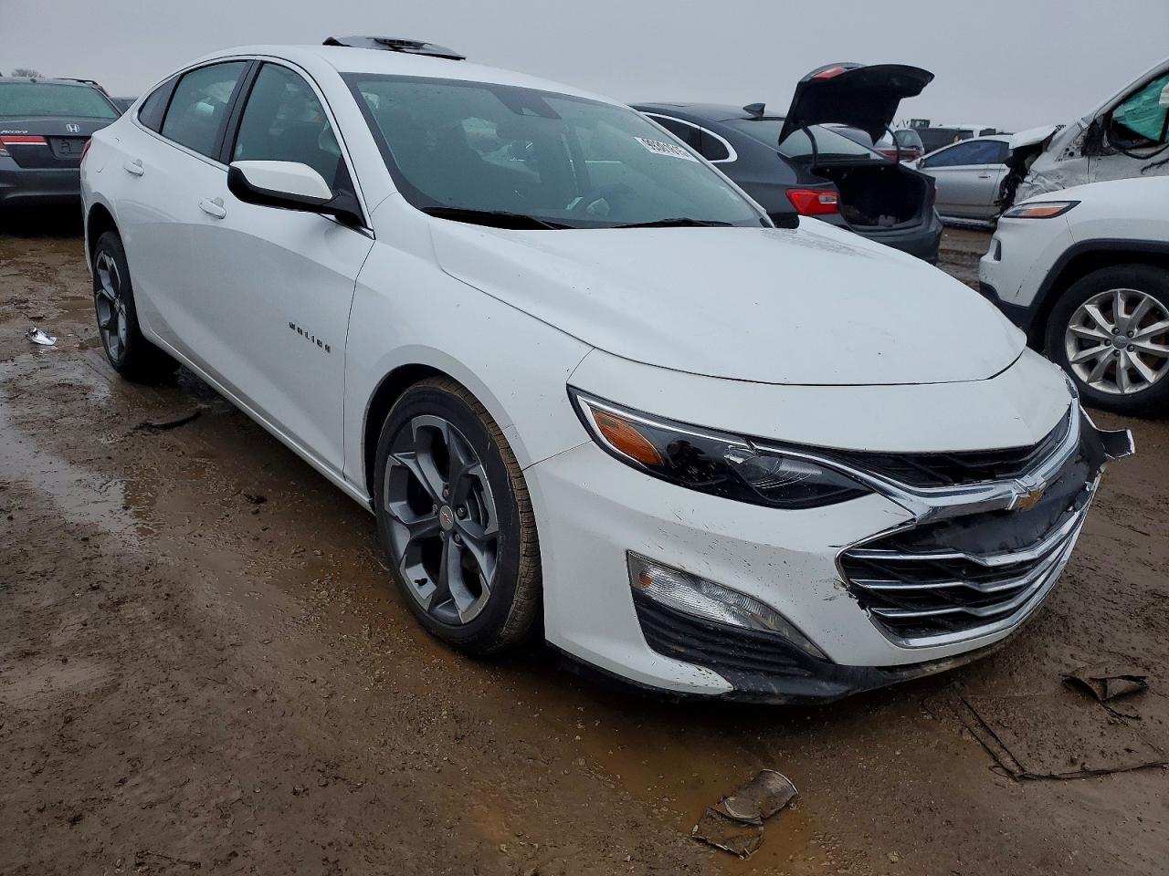 2024 CHEVROLET MALIBU LT photo 4