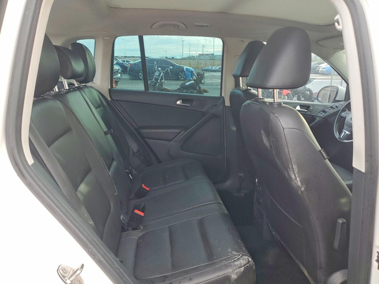 2013 VOLKSWAGEN TIGUAN S photo 28