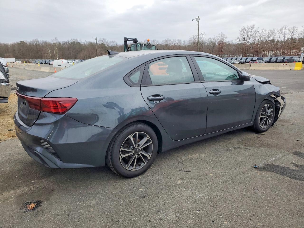 2023 KIA FORTE LX photo 3