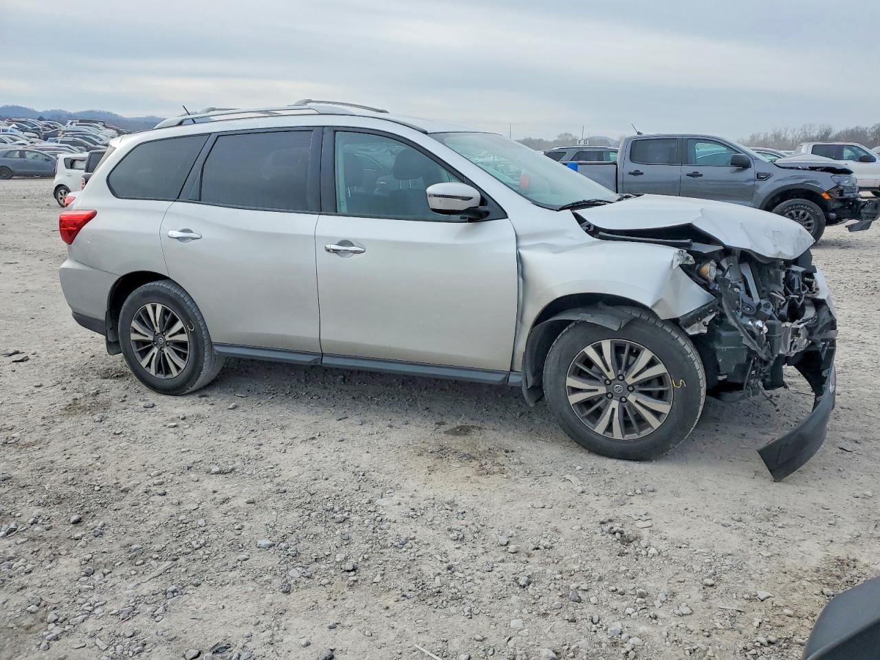 2017 NISSAN PATHFINDER S photo 4
