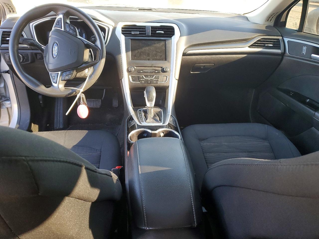 2016 FORD FUSION SE photo 8