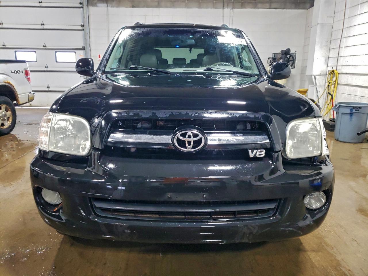 2005 TOYOTA SEQUOIA LIMITED photo 5