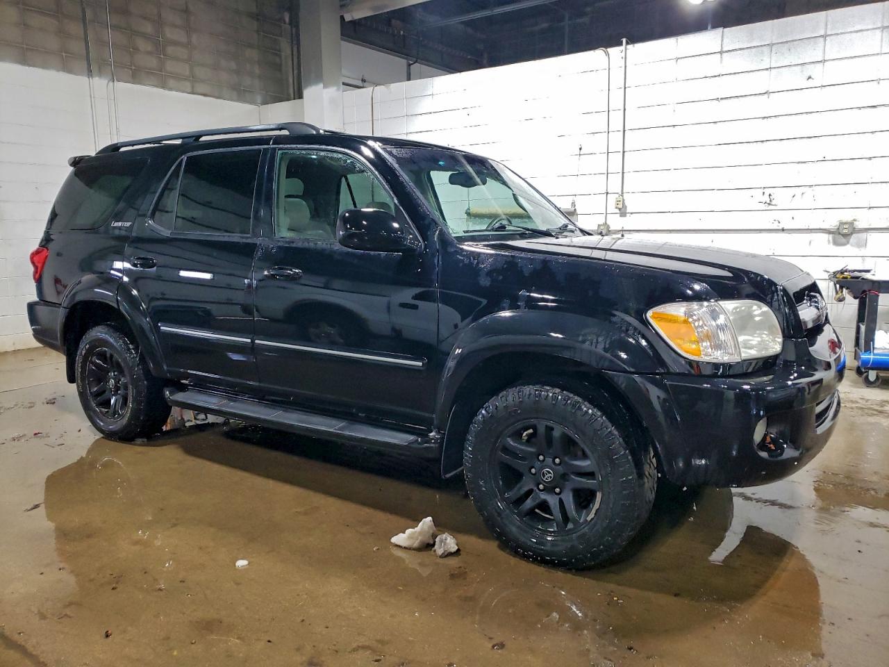 2005 TOYOTA SEQUOIA LIMITED photo 4