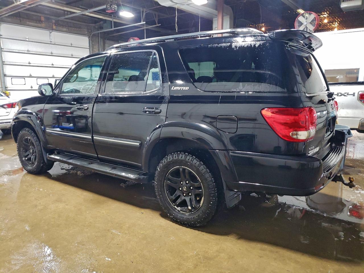 2005 TOYOTA SEQUOIA LIMITED photo 2