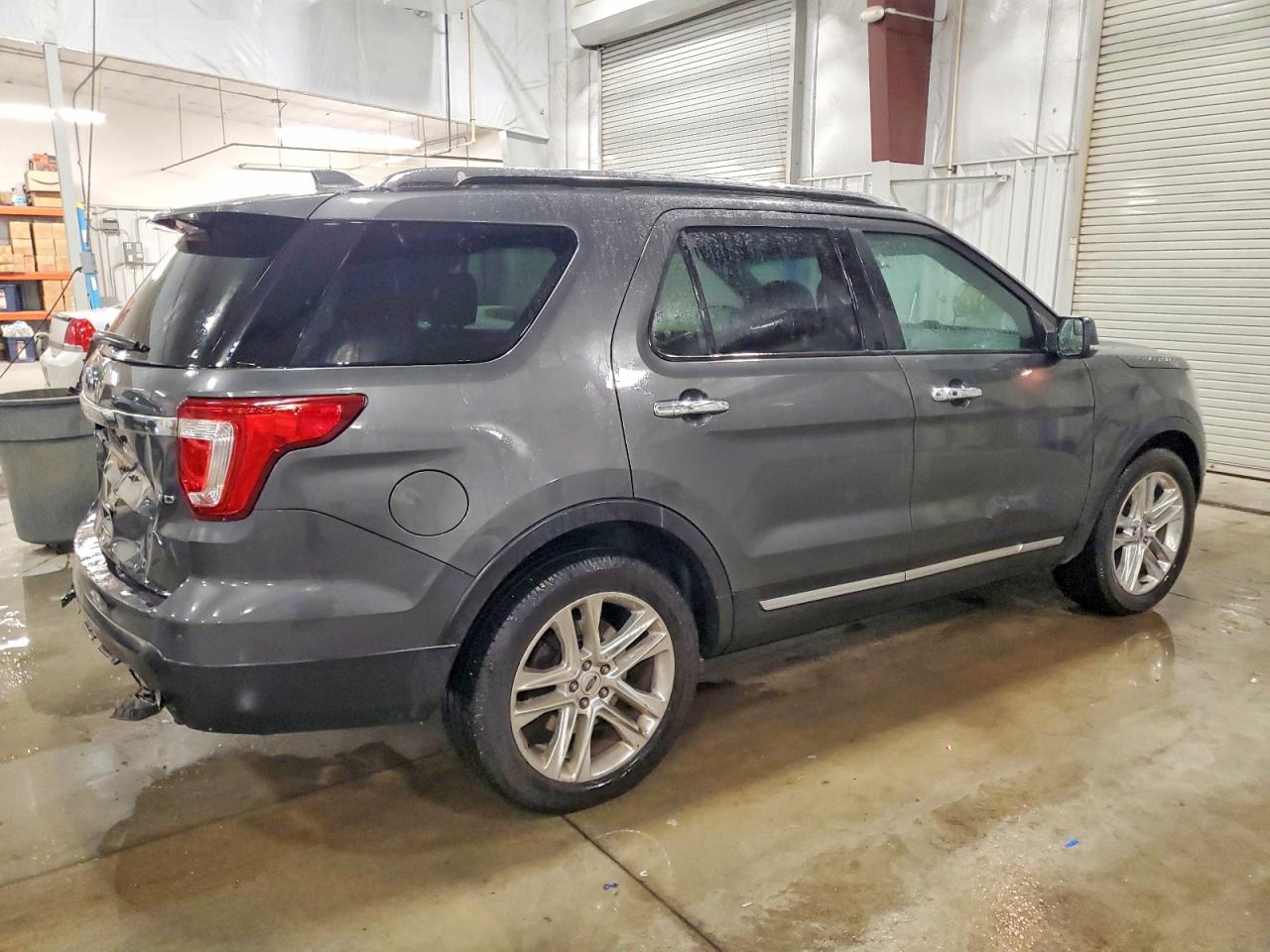 2017 FORD EXPLORER LIMITED photo 3