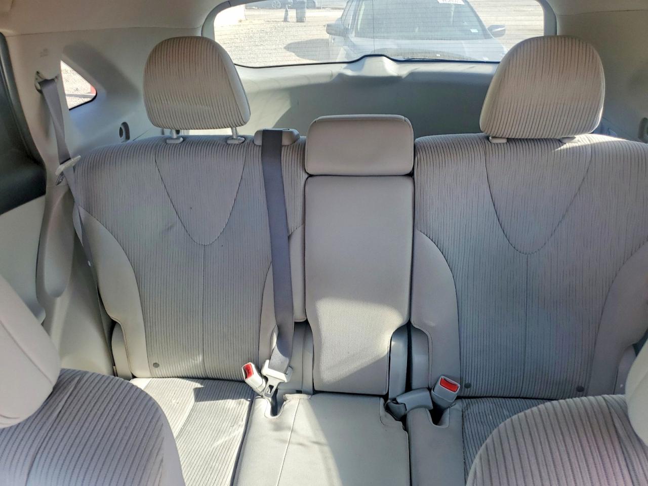 2011 TOYOTA VENZA photo 10