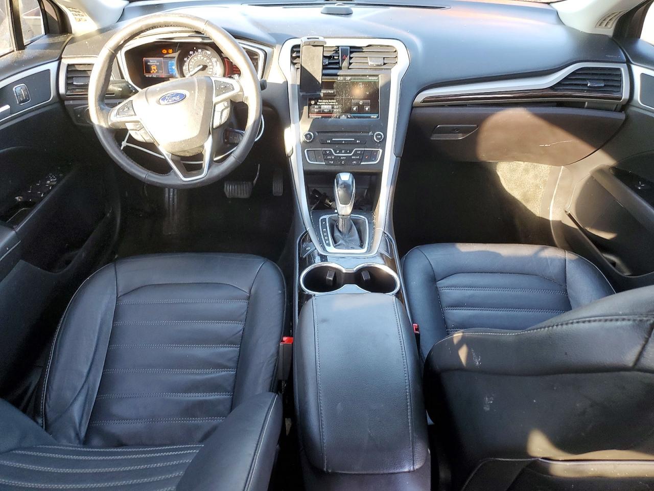 2016 FORD FUSION SE photo 8