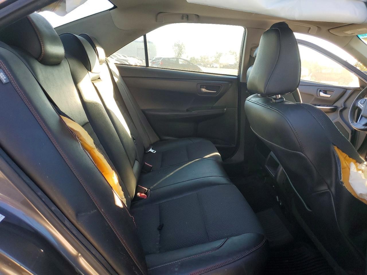 2017 TOYOTA CAMRY LE photo 10