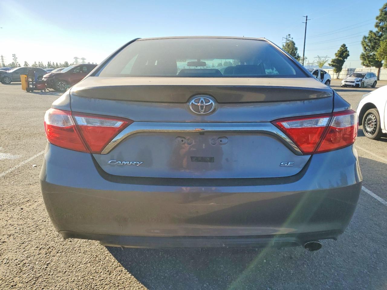 2017 TOYOTA CAMRY LE photo 6