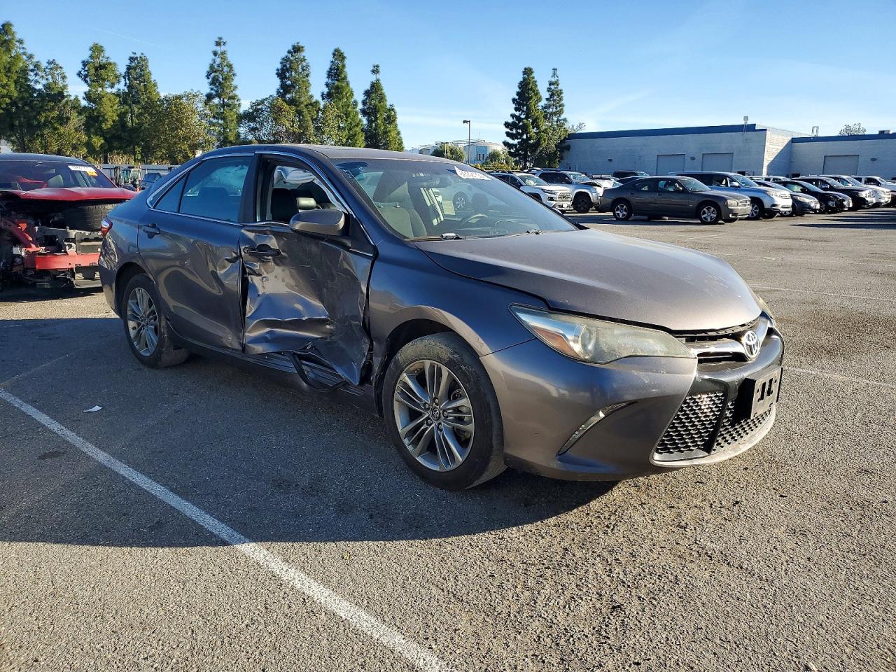 2017 TOYOTA CAMRY LE photo 4