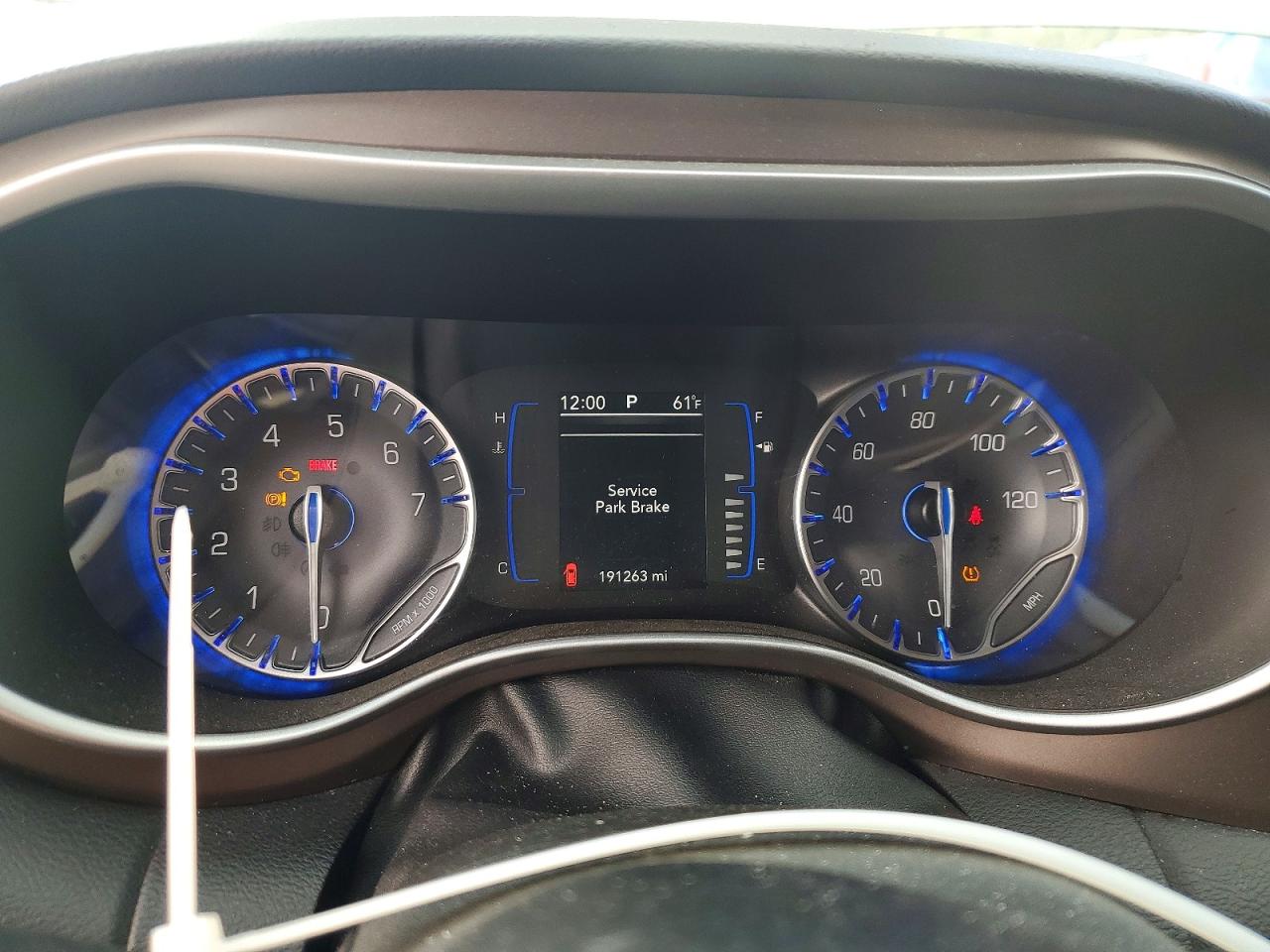 2020 CHRYSLER VOYAGER LXI photo 9