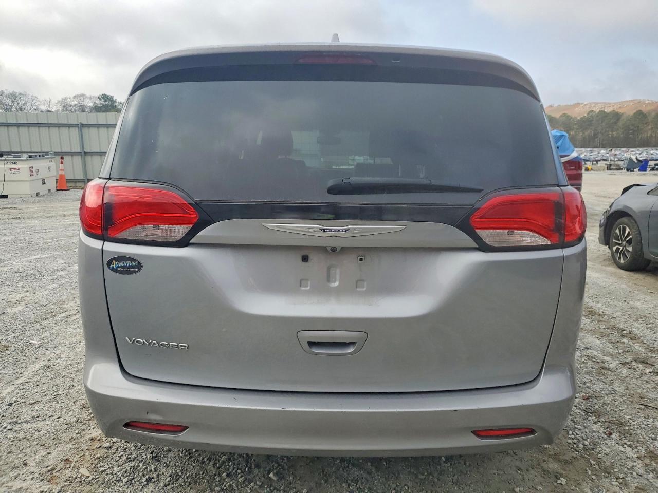2020 CHRYSLER VOYAGER LXI photo 6