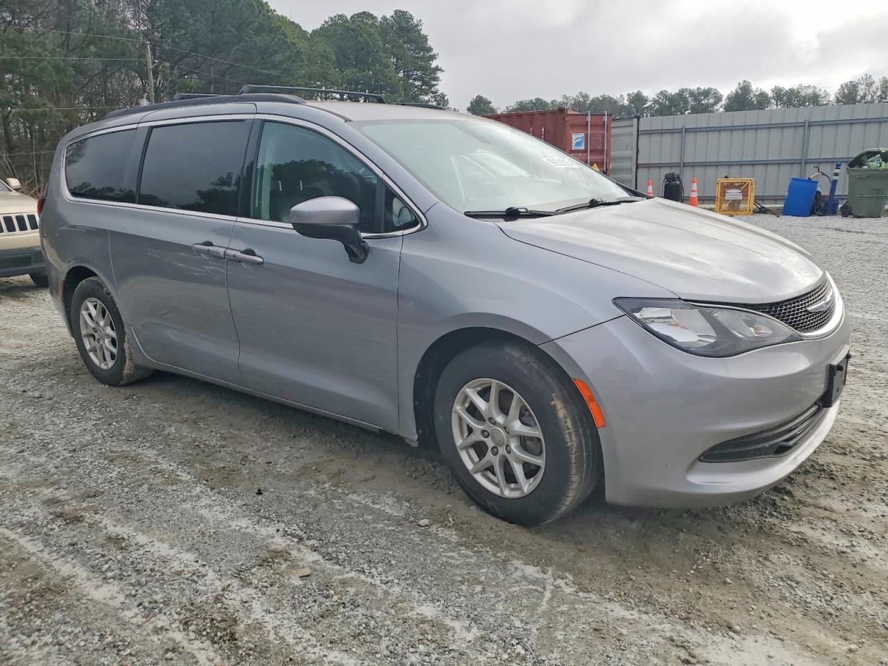 2020 CHRYSLER VOYAGER LXI photo 4