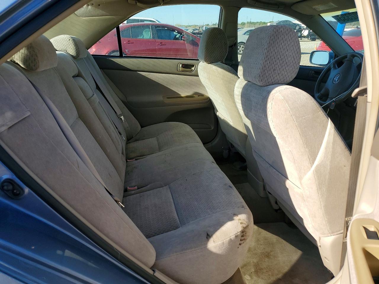 2002 TOYOTA CAMRY LE photo 10