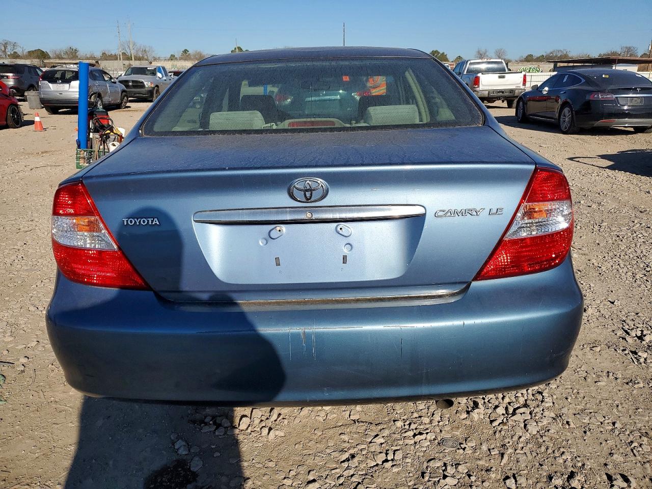 2002 TOYOTA CAMRY LE photo 6
