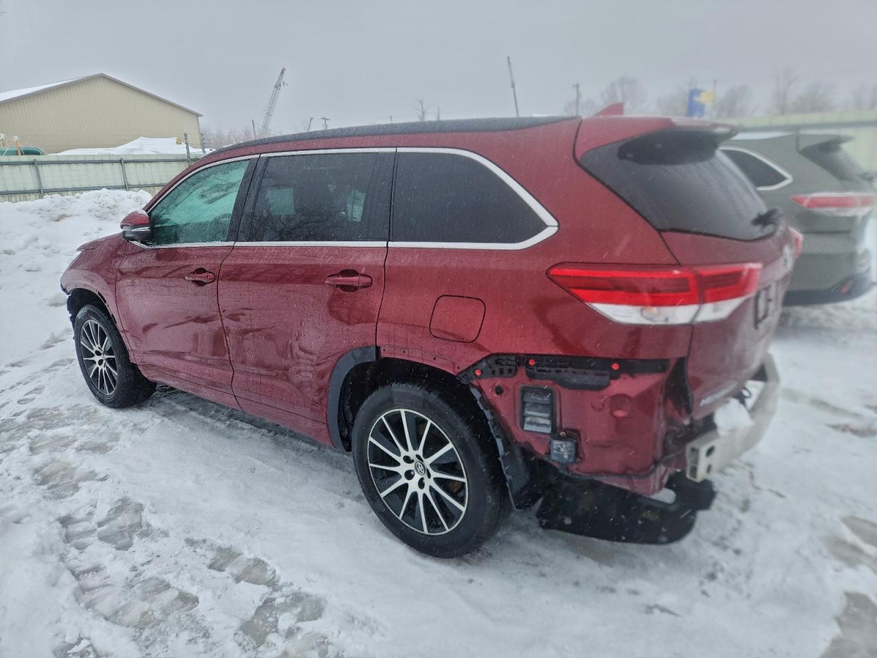 2018 TOYOTA HIGHLANDER SE photo 2