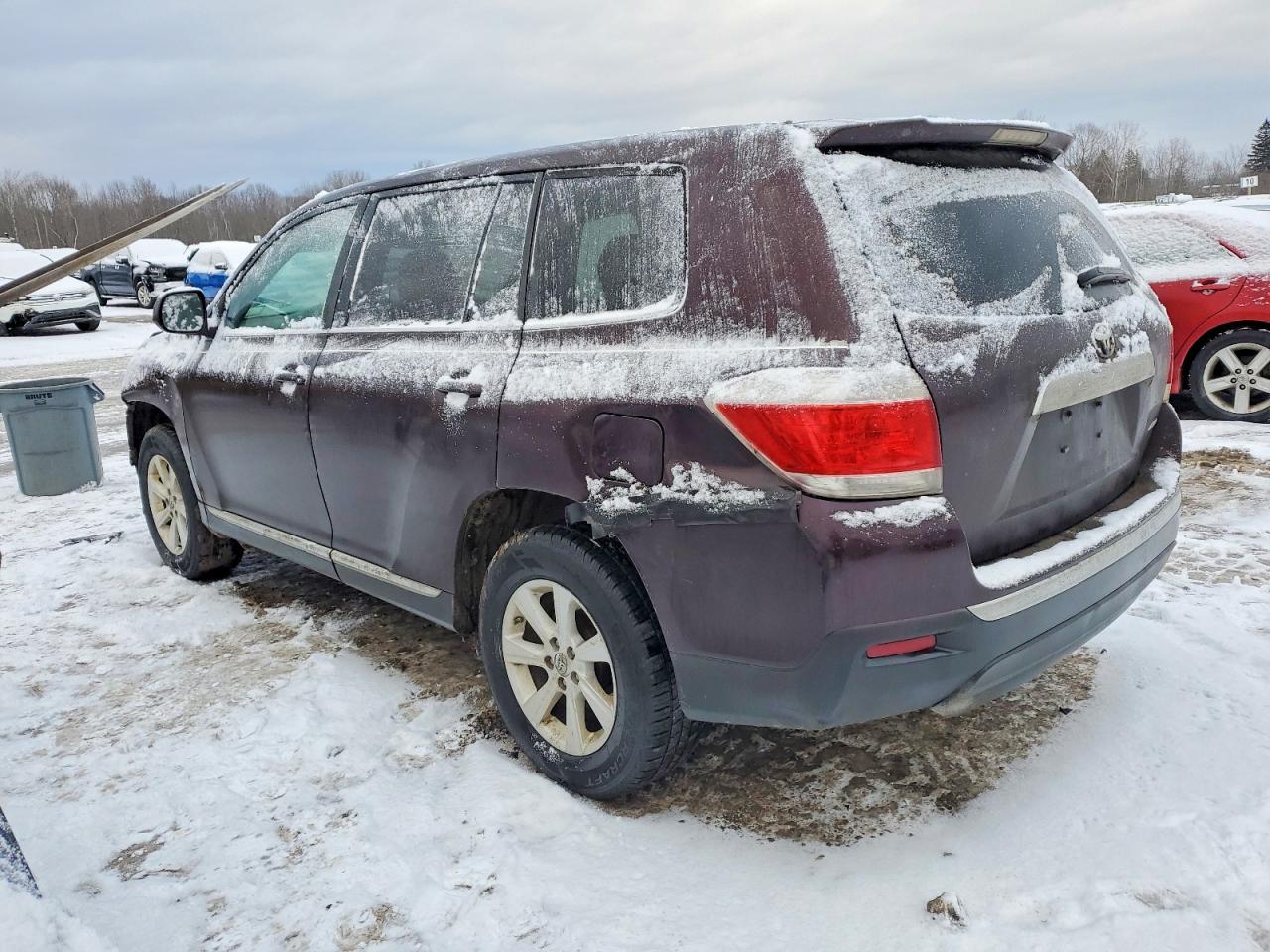 2013 TOYOTA HIGHLANDER BASE photo 2