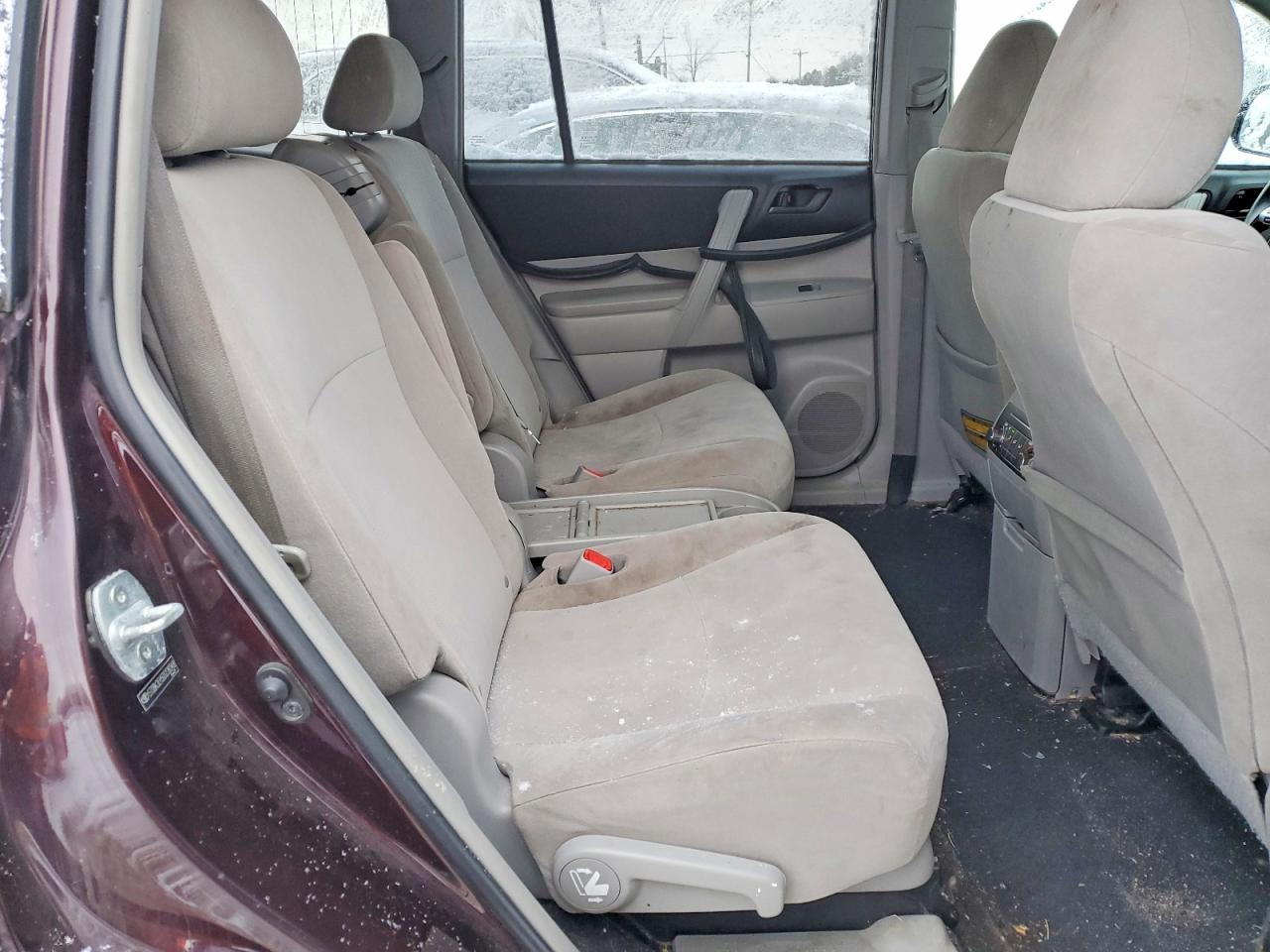 2013 TOYOTA HIGHLANDER BASE photo 11