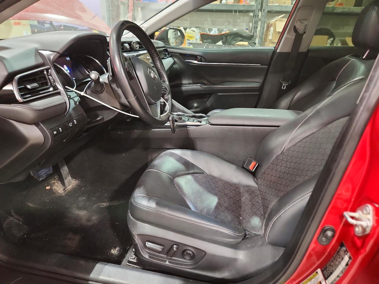 2019 TOYOTA CAMRY XSE photo 7