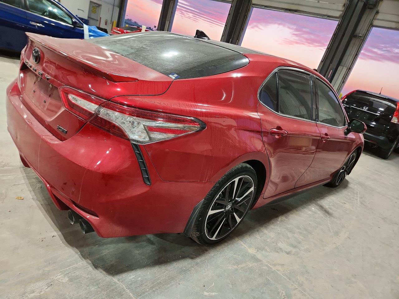 2019 TOYOTA CAMRY XSE photo 3