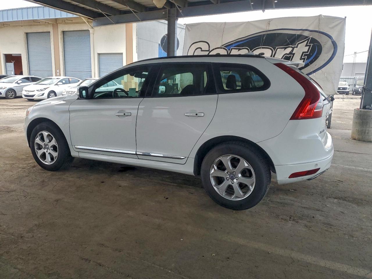 2016 VOLVO XC60 T5 photo 2