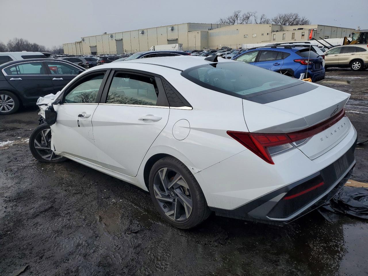 2025 HYUNDAI ELANTRA SEL photo 2